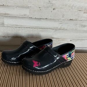Sanita Floral Embroidered Clogs